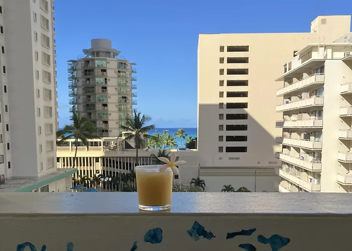 Contemporary Ocean View Suite - Heart Of Waikiki!